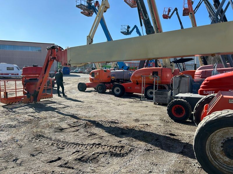 Telescopic Boom Lift - View 2